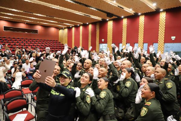 86 jóvenes, 32 mujeres y 54 hombres dieron un paso trascendental en sus vidas 