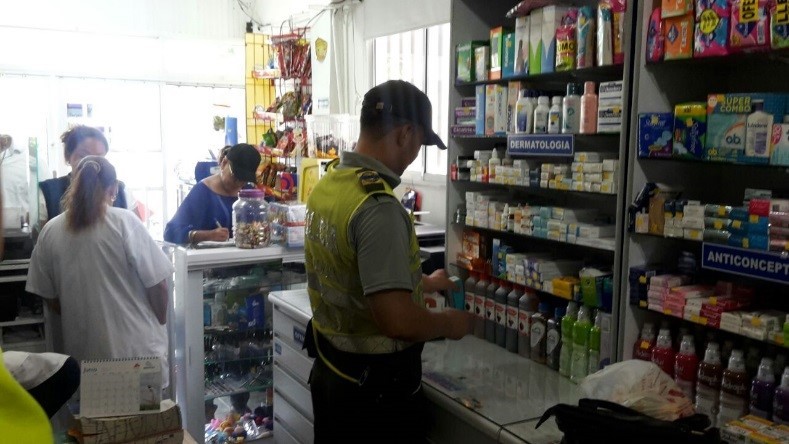Policía Fiscal y Aduanera adelanta campañas para prevenir la venta de medicamentos vencidos, falsificados y adulterados en el archipiélago