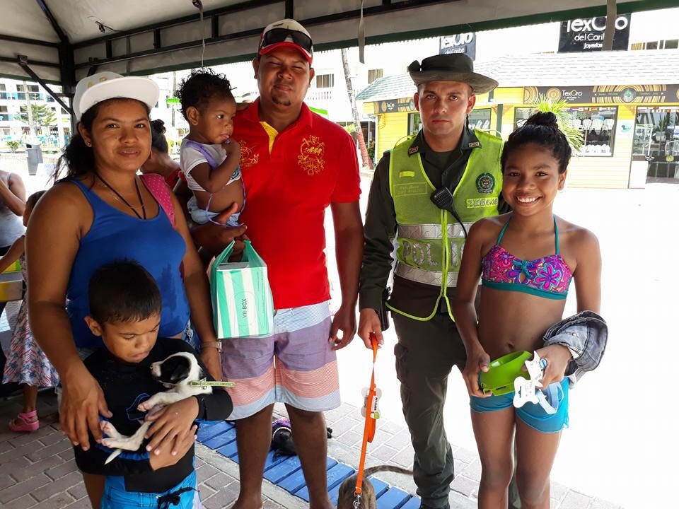 Policía Nacional lidera campaña en pro de la adopción de caninos y felinos