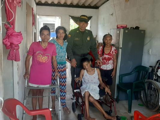 Familia bolivarense recibió silla de ruedas