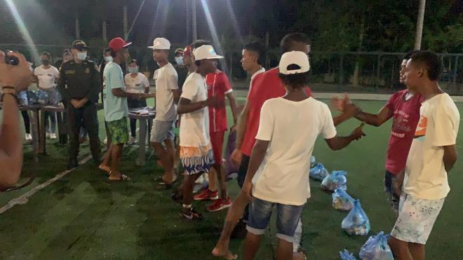 En Arjona coadyuvamos a que jóvenes en riesgo entregaran sus armas y firmaron un pacto por la paz