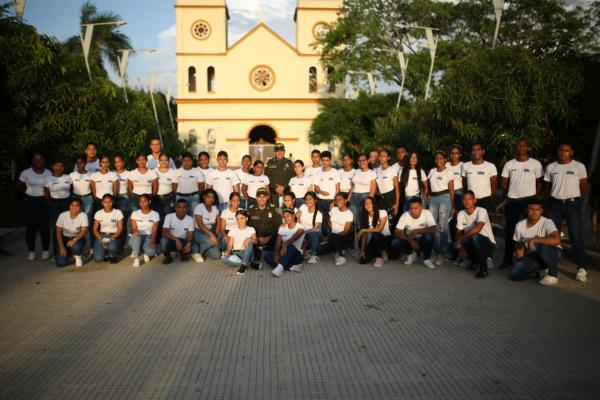 Equipo de trabajo de la Policía Civica Juvenil del municipio de Arjona