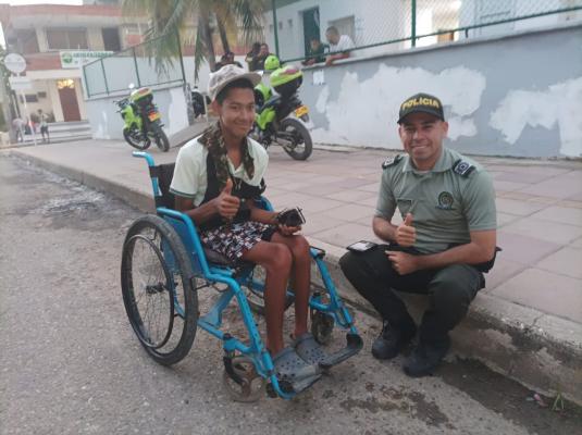 Compartiendo desayuno con una persona en situación de discapacidad