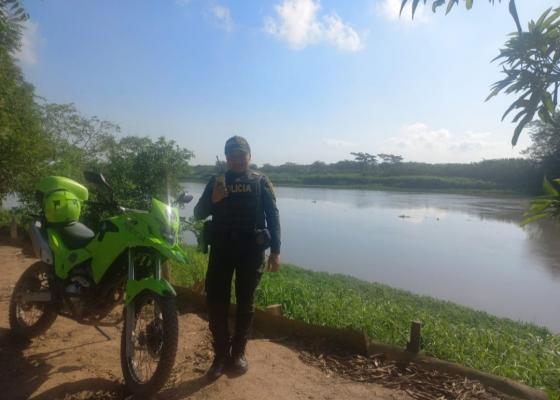 Policía patrullando