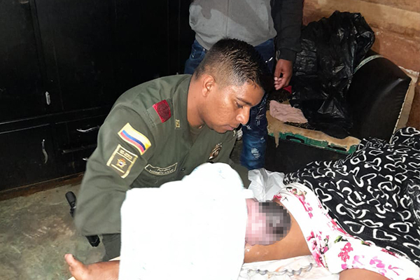 Patrullero atiende parto en una vivienda en Medellín