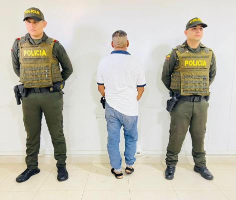 Mediante solicitud de antecedentes se logró la captura.