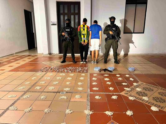 Capturados dos adultos y aprehendidos dos menores con más de 15.000 gramos de estupefacientes en Bucaramanga