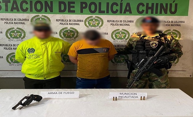 El sujeto portaba un revólver marca Llama calibre 38 milímetros con munición