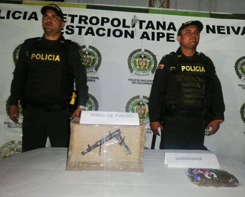 Hallazgo de 01 arma de fuego tipo artesanal y cerca de 500 gramos de marihuana