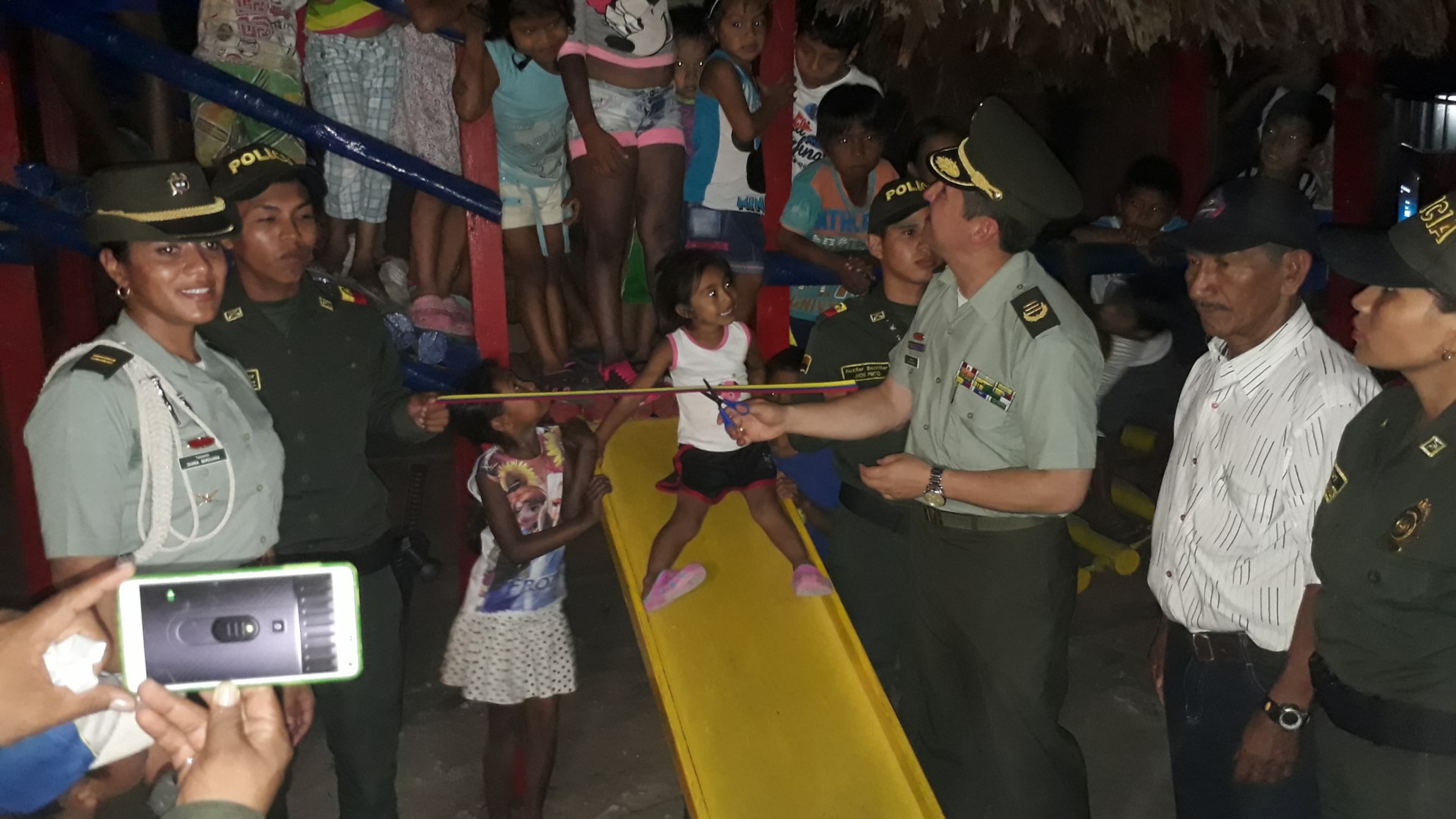 Comunidad indígena San José km 6 recibió nuevo para parque infantil para los niños y niñas 