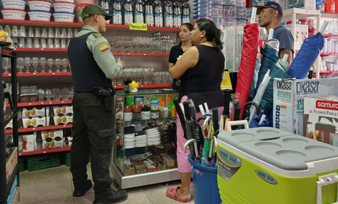 Uniformados del Grupo de Gestión Comunitaria recorren diferentes sectores de la ciudad