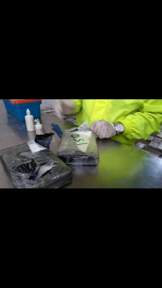 Incautamos-209-kilos-de-cocaína-ocultos-en-cajas-de-banano.