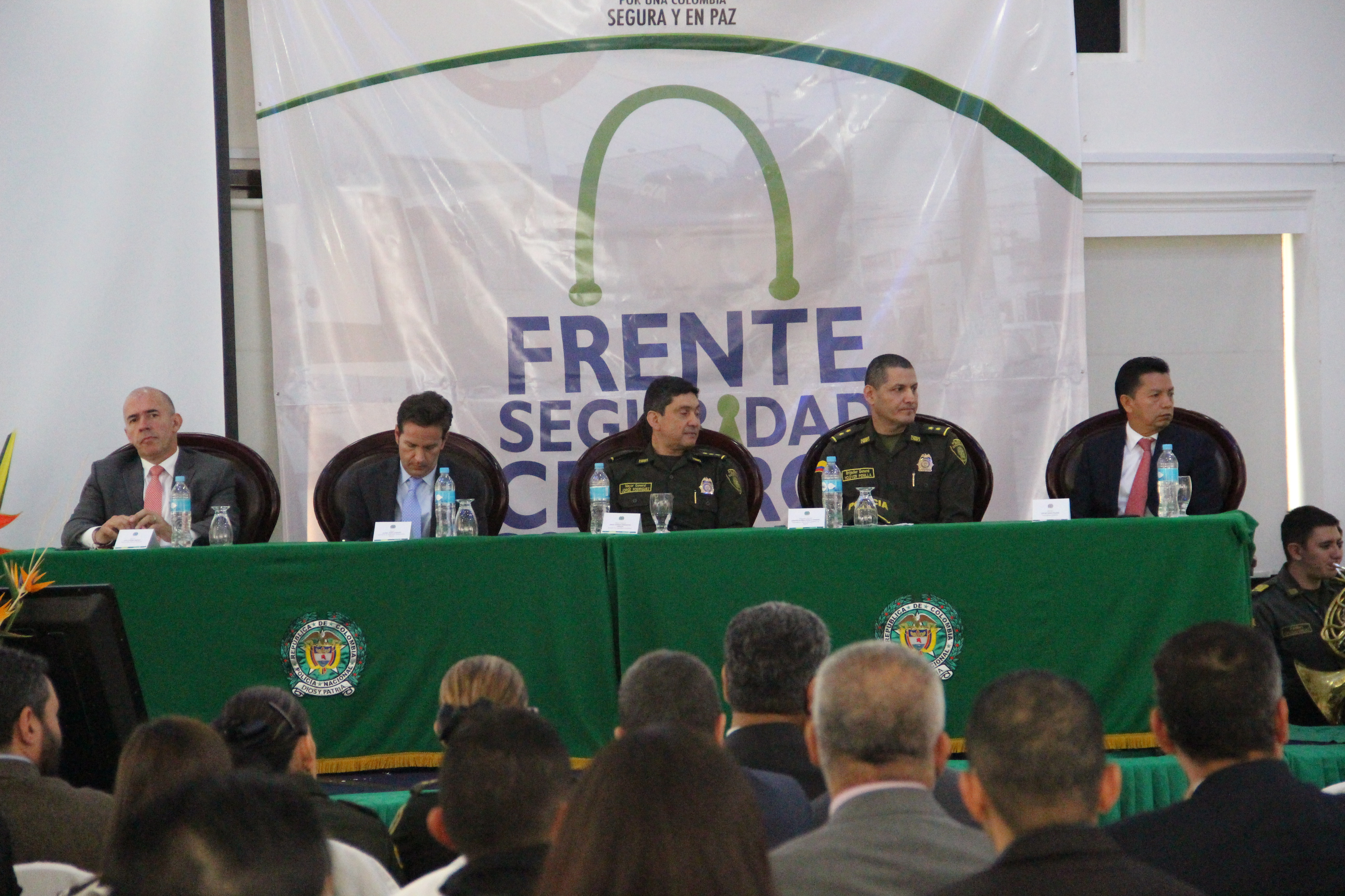 24-10-2017-lanzamiento-frentes-de-seguridad-centros-comerciales