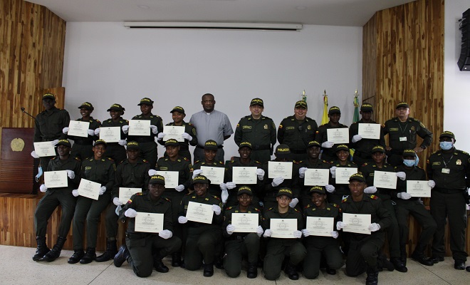 auxiliares jurando bandera