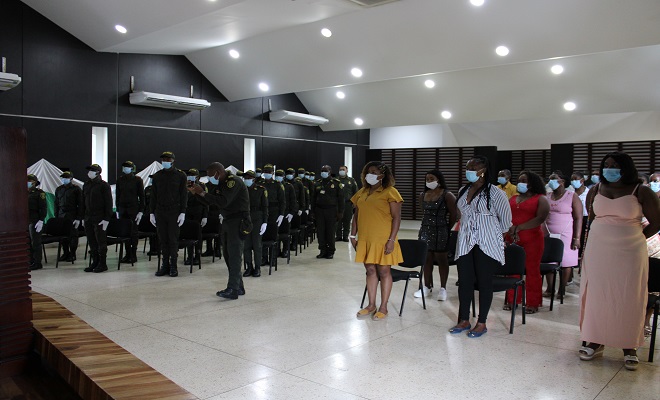 auxiliares jurando bandera