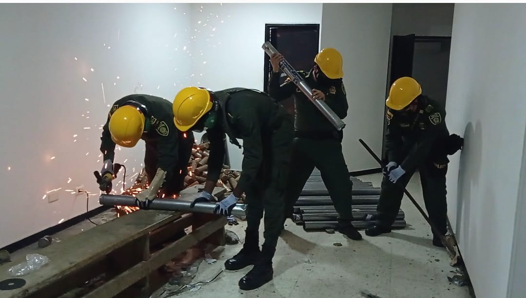 Pretendían-enviar-260-kilos-de-marihuana-en-tubos-metálicos