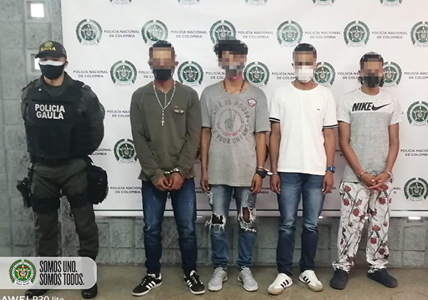 Capturados 4 delincuentes cuando recibían $400.000 producto de una extorsión 