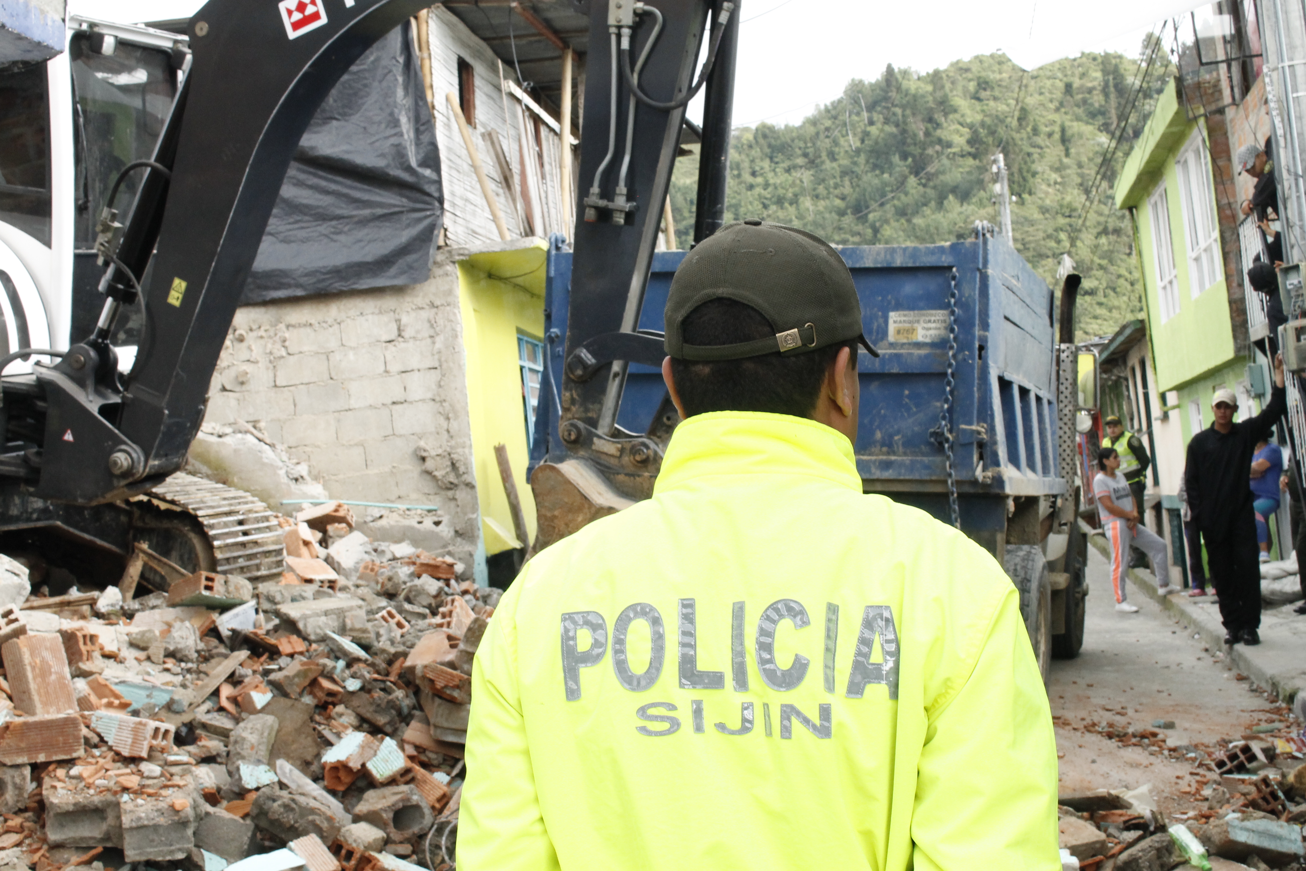 junto_a_sociedad_de_activos_especiales_se_logro_demoler_vivienda