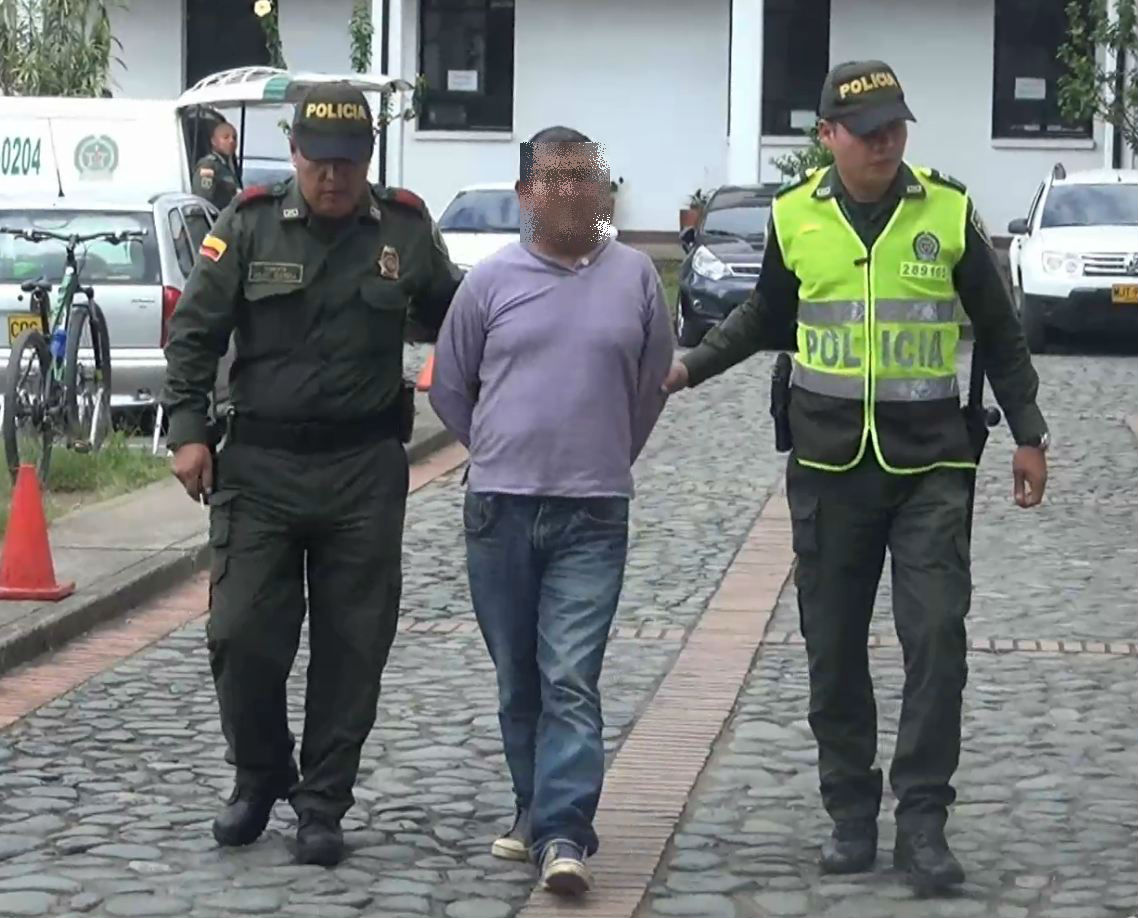 En el asentamiento Aires de Paz, se realizo la captura de un ciudadano por el delito de acceso carnal violento con menor de 14 años de edad.