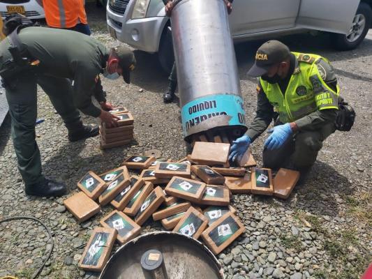 Descubrimos-caleta-con-300-kilos-de-cocaína 