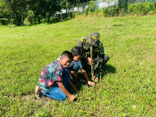 Campaña ambiental recuperación de recursos naturales