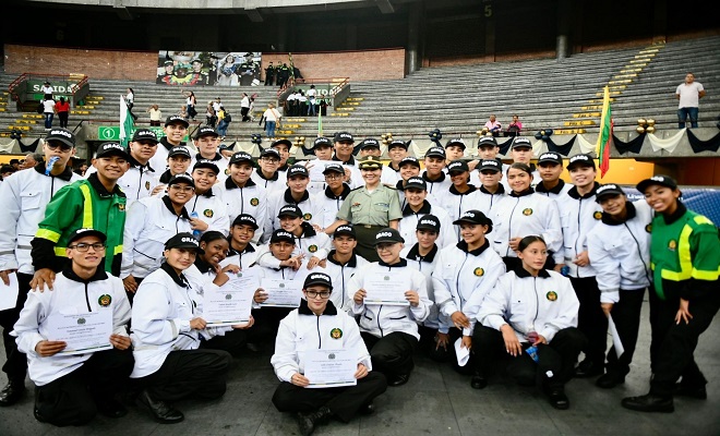 500 niños y niñas participaron en la clausura de la civica infantil