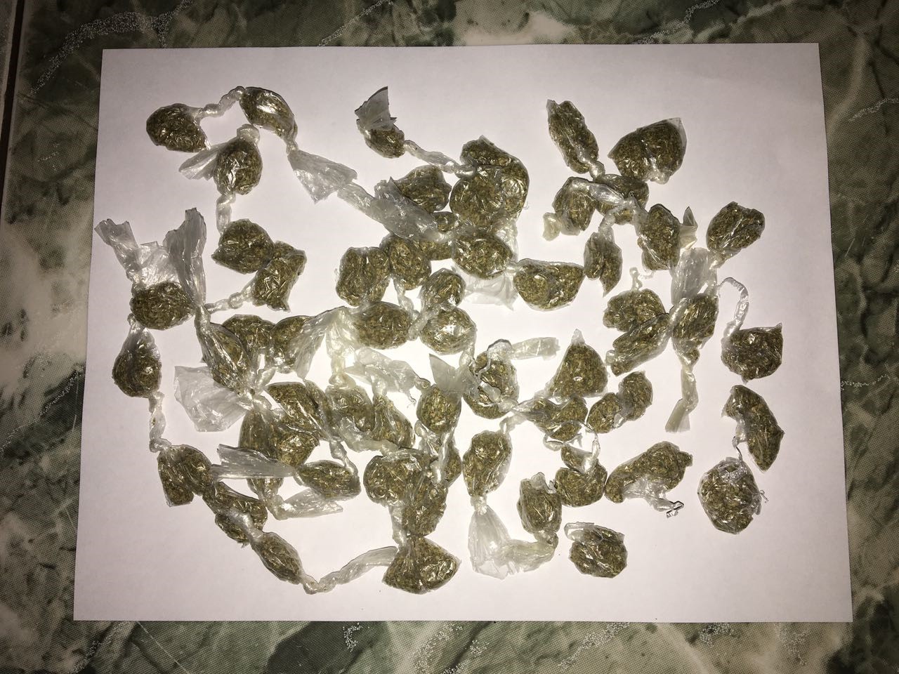 Capturado hombre con  58 dosis de marihuana.