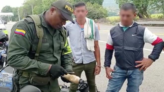 Siguen cayendo caletas de coca en la vía Neiva - Castilla