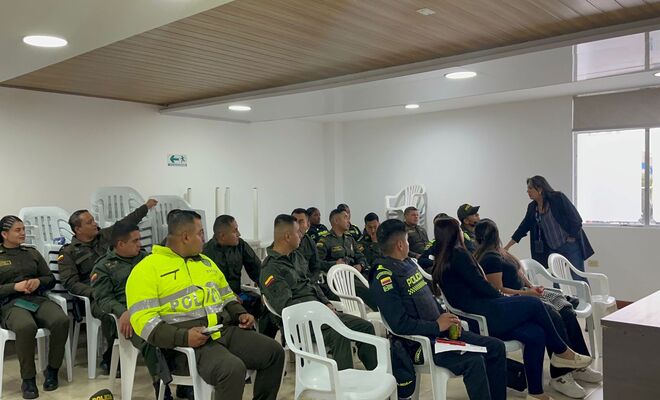 Actividades académicas en pro de mejorar el servicio de policía