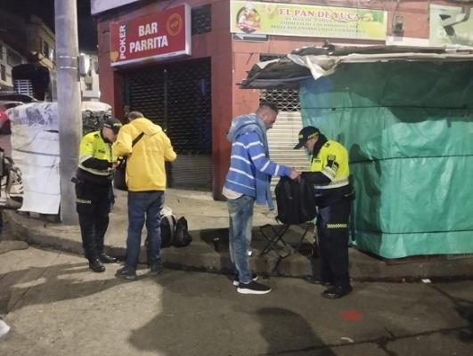 En la Galería de Manizales la Policía Nacional realizó planes de control