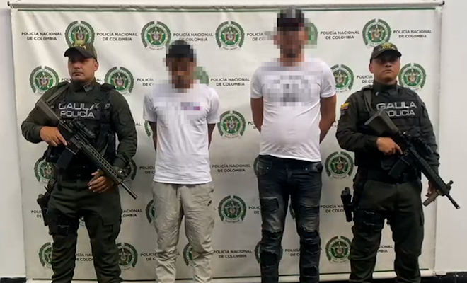 “Alex” y “Luisito”, tendrán que responder por los delitos de tráfico de armas, conspiración, tráfico de drogas sintéticas y hurto.