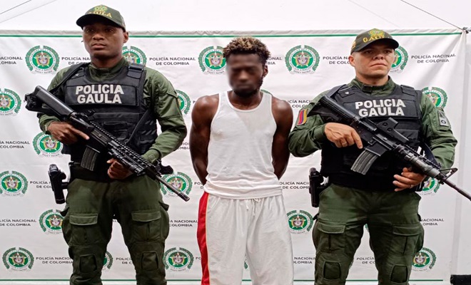 Uniformados del GAULA Medellín capturaron a hombre por diferentes delitos en el barrio la sierra
