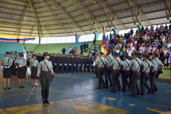 Ceremonia juramento de bandera de auxiliares de Policía. 