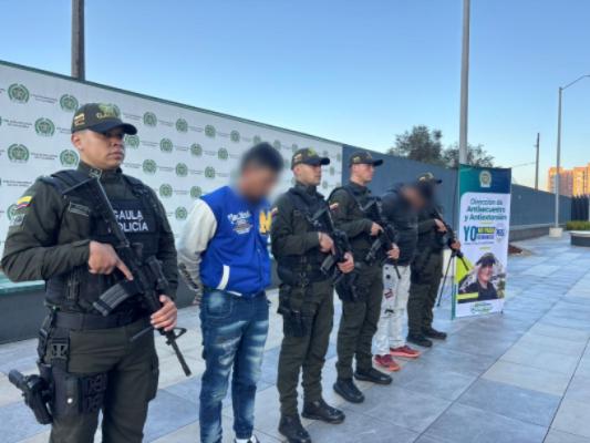 Dentro de los capturados se encuentra alias ‘El Coste’, sicario de esta organización  delincuencial y era el encargado de cometer los homicidios a estos conductores.
