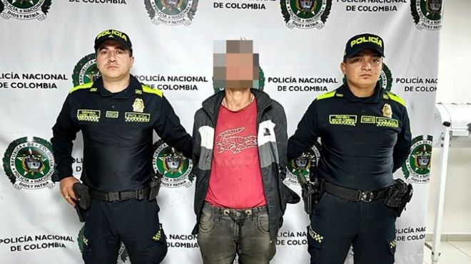 Capturado en flagrancia con base de cocaína oculta en los zapatos