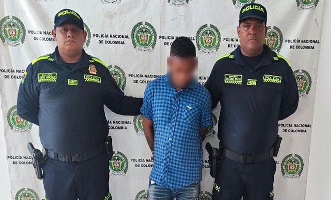 En el marco del nuevo modelo del servicio de policía, nuestros uniformados capturaron en flagrancia un sujeto de 28 años de edad, por el delito de Fabricación, tráfico, porte o tenencia de armas de fuego, accesorios, partes o municiones.  La captura se produjo en el barrio Centro del corregimiento de Cuatro Vientos, Jurisdicción del municipio del Paso-Cesar, en el que las unidades policiales estaban llevando a cabo operativos de registro y control, con el propósito de garantizar la seguridad en la zona.  Du