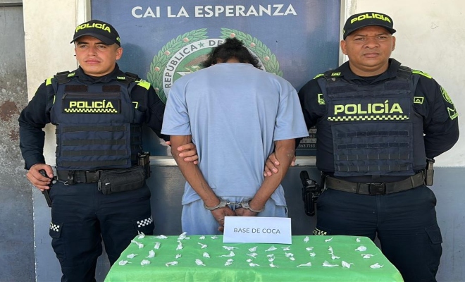 Dos policías, un capturado y elementos incautados
