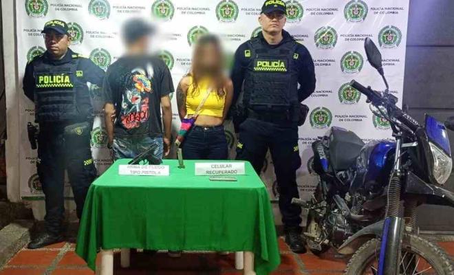 Capturan una pareja, por hurto y porte de armas de fuego