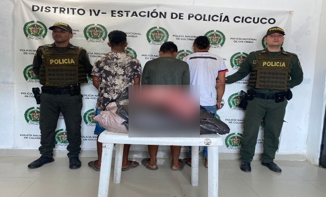 Capturados y las bolsas grandes carne cruda