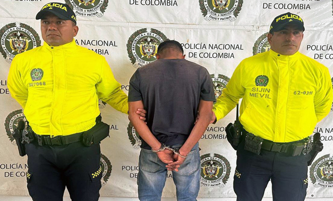 La Policía Nacional logró su captura en zona rural del municipio de San Carlos de Guaroa y es señalado de coordinar y ejecutar al menos 16 homicidios en Acacías, San Martín, Granada, San Carlos de Guaroa, entre otros municipios del departamento. 