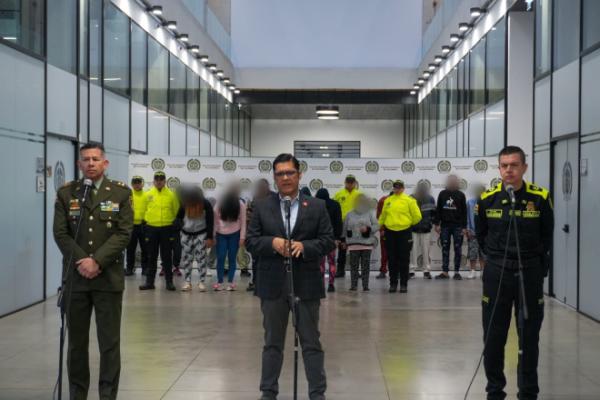 el control de la  zona y amedrentar a los habitantes de la localidad para evitar ser denunciados. 