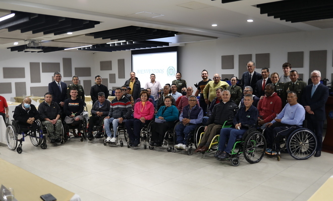 Cincuenta usuarios con discapacidad recibieron sillas eléctricas en las ciudades de Bogotá y Cúcuta.