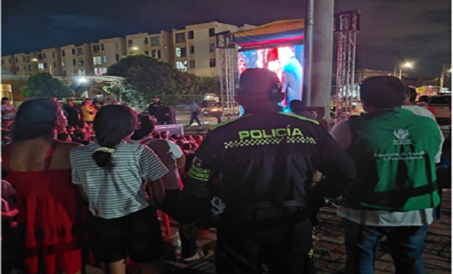 Cine al Barrio en la Urbanización Lorenzo Morales