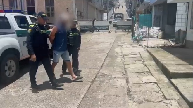 El capturado tenía una orden judicial vigente por hechos ocurridos en octubre de 2023, cuando habría cometido un hurto con arma blanca en Bogotá.