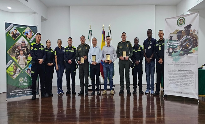 Conmemoración a policías
