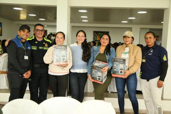 Boyacá celebra con gratitud el Día de la Madre para sus heroínas policiales