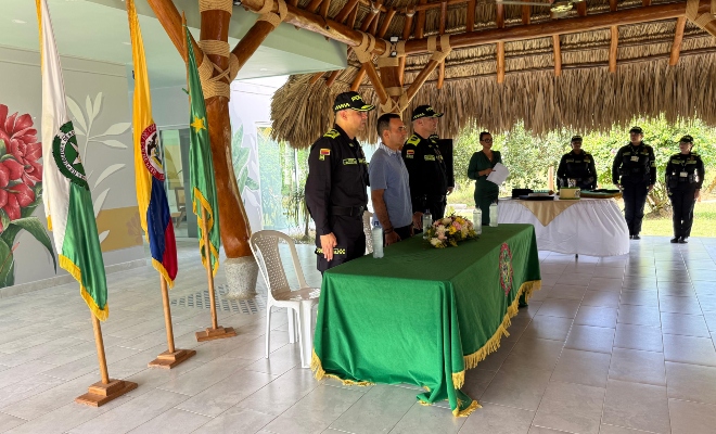 En un emotivo acto cargado de gratitud y reconocimiento, los policías de Ciénaga de Oro fueron exaltados por su dedicación y aporte a la seguridad del municipio, en el marco de los 134 años de servicio de la Policía Nacional.