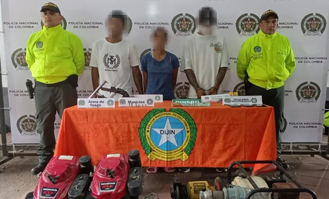 Dentro de los capturados se encuentra alias "Boxeador" y en su poder fueron halladas dos armas de fuego, elementos para dosificar estupefacientes y herramientas industriales que habían sido hurtadas de un parqueadero de la ciudad