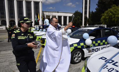 En conmemoración del día del conductor se realizo la bendición del vehículos institucionales.