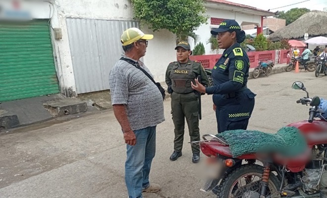 Policías con la comunidad